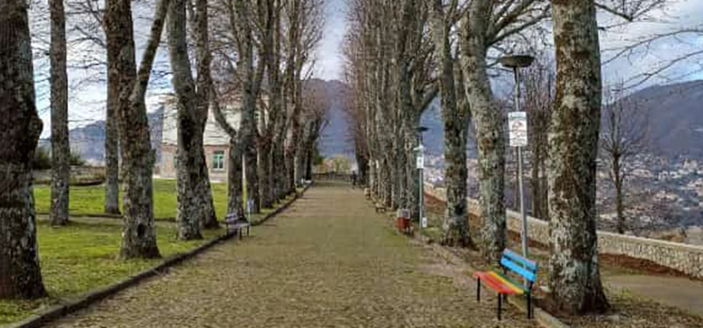 Exclusive Hiking Tour YogaTrek costa natura
