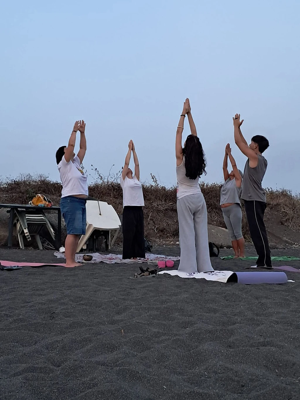 With Naturalmente Yoga, Rosaria di Maria will welcome us to Parco Colonia Montana with a traditional yoga class